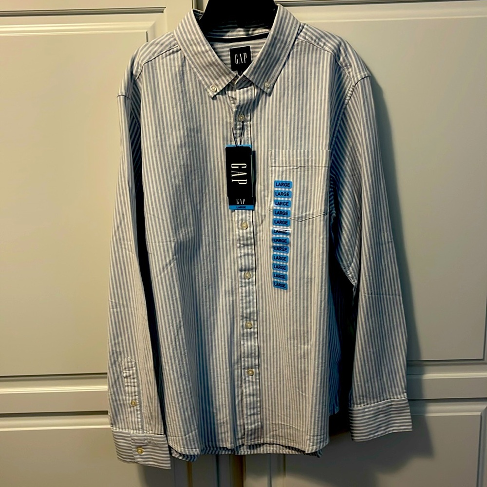 Gap long sleeve button down shirt blue/white large was $49 now $20